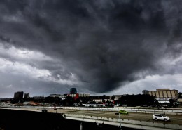 http://www.trbimg.com/img-57f78db4/turbine/ct-photo-gallery-hurricane-matthew-east-coast-20161005/1050/1050x591